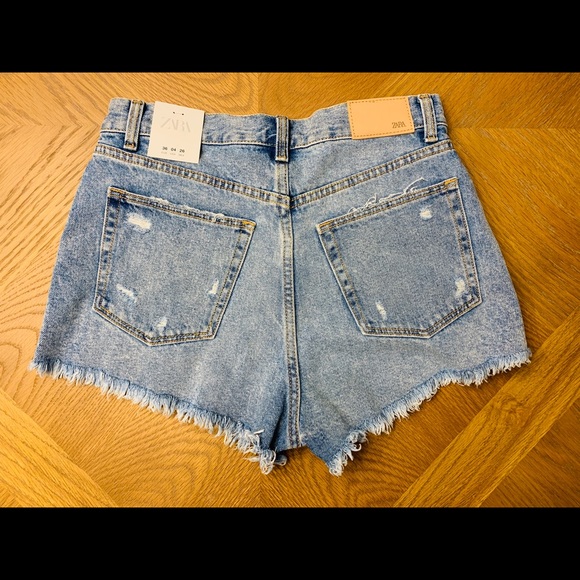Zara High Rise Frayed Denim shorts - Picture 7 of 9